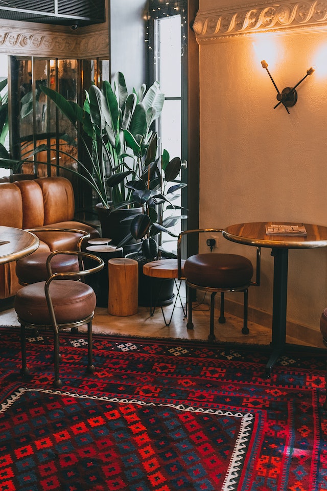 How to choose the right Western area rug for your space