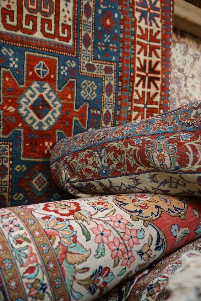 Materials used in making Western home style carpets